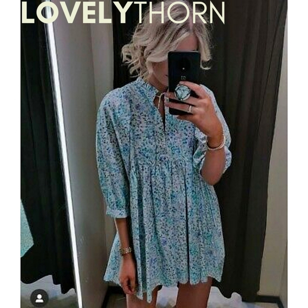ZARA // blogger fave blue floral puff sleeve plunge poplin mini dress